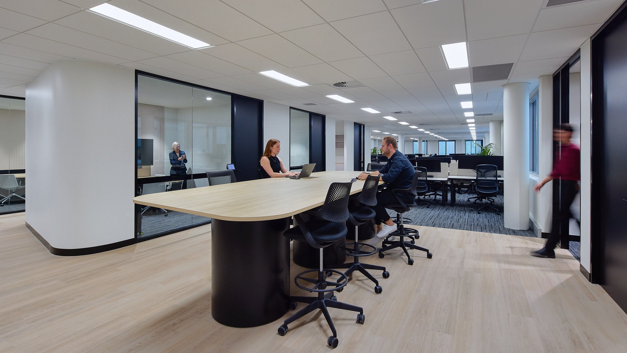 260409_UNISPACE_IVEgroup_0164