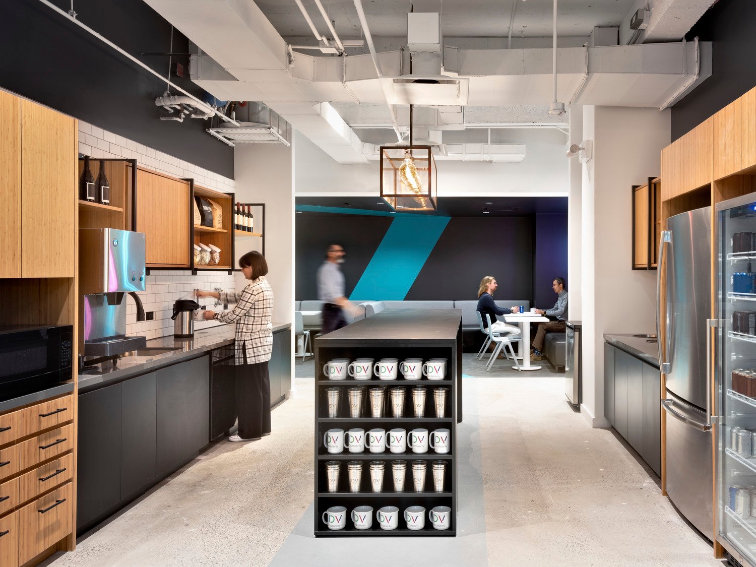 DoubleVerify_cafe_medium