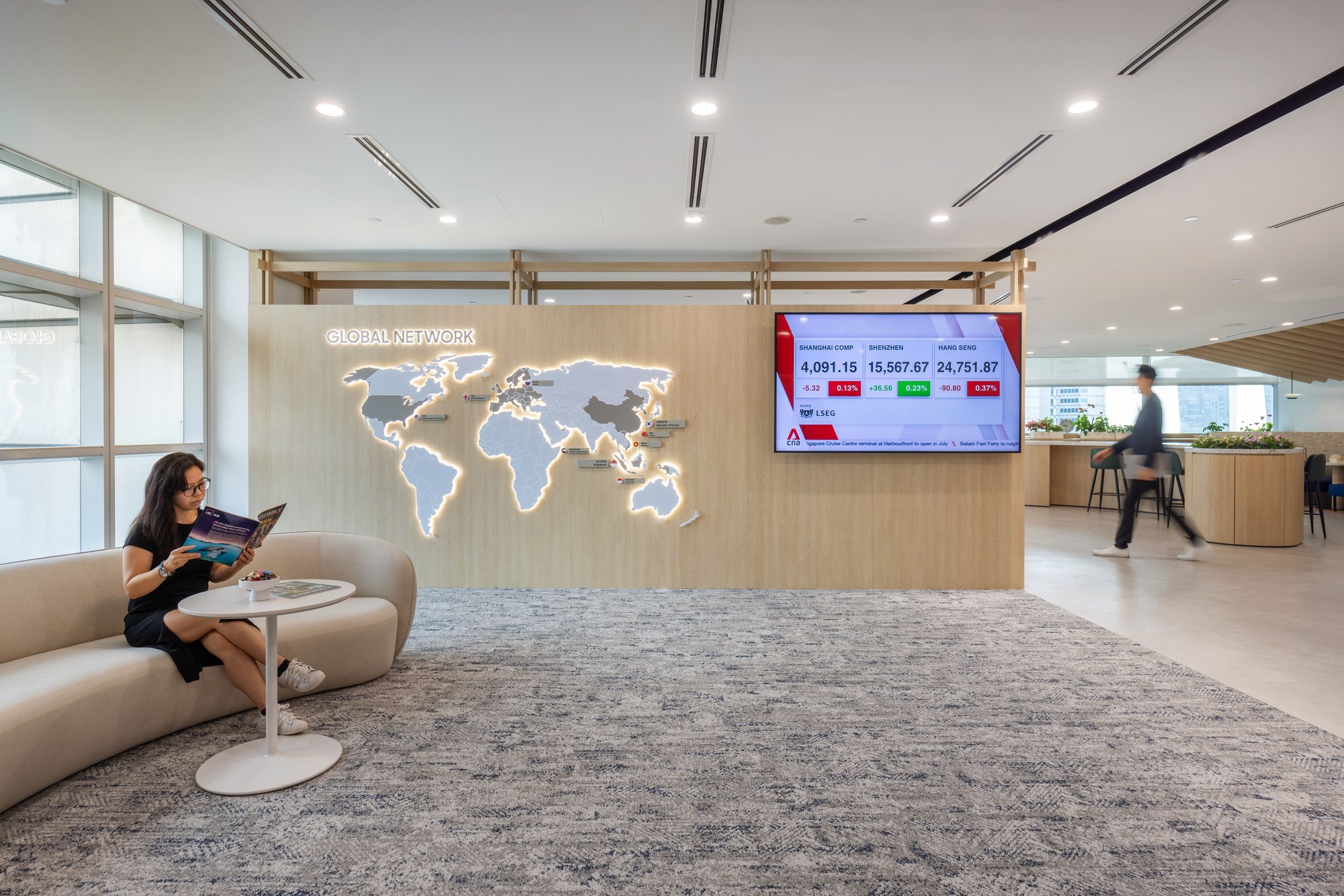 Samsung_Reinsurance_Finbarr_Fallon_03