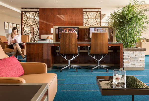 Emirates_desks