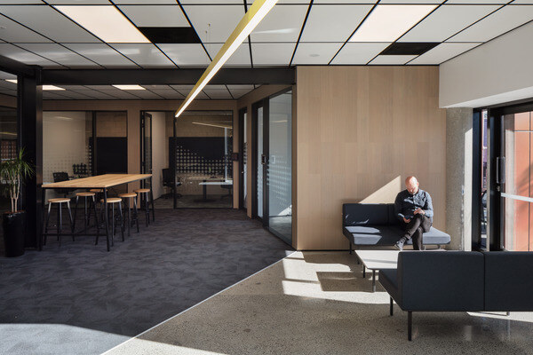 AKL_00185B_N5_webview