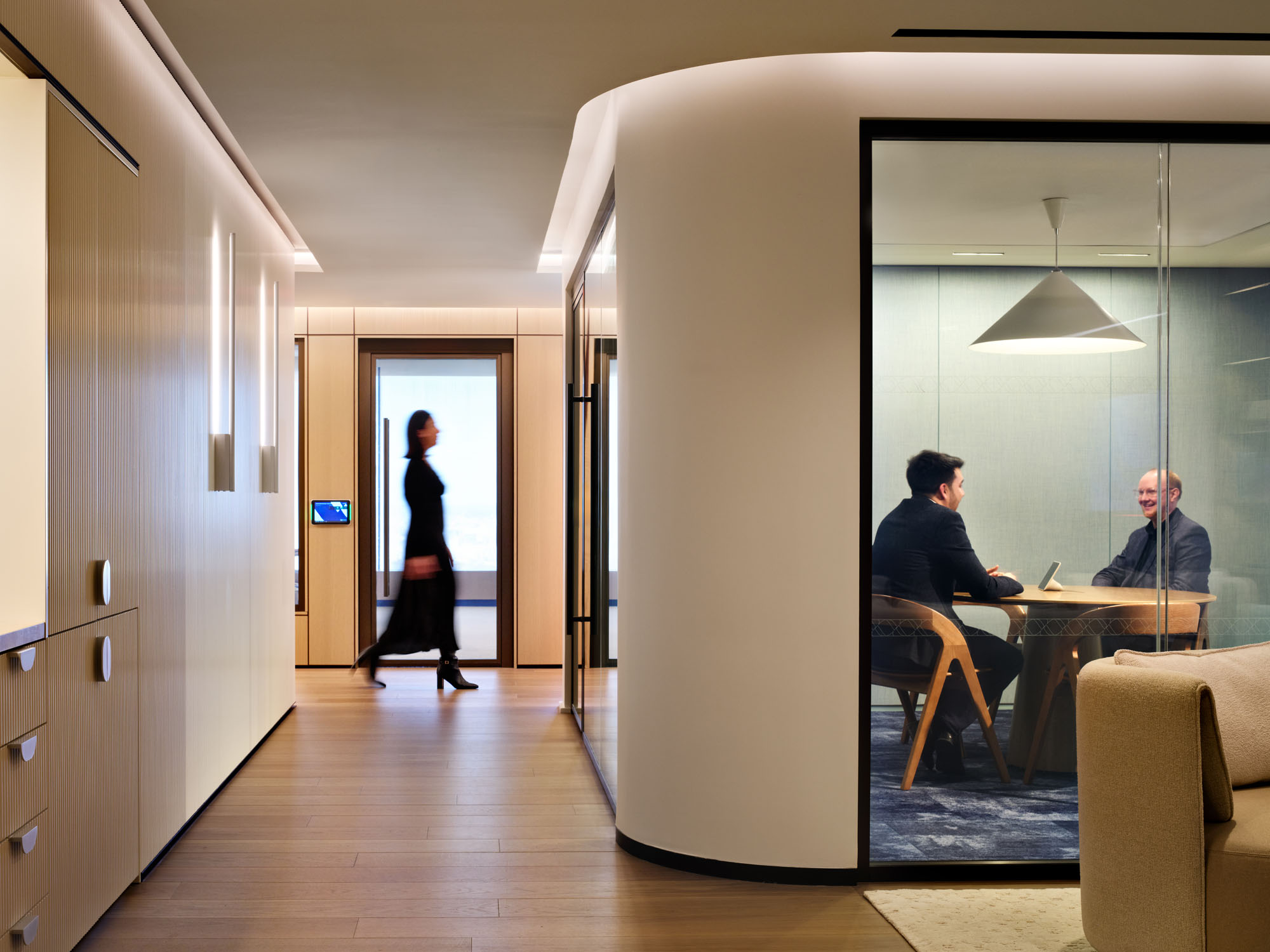 Tikehau_hallway and meeting room