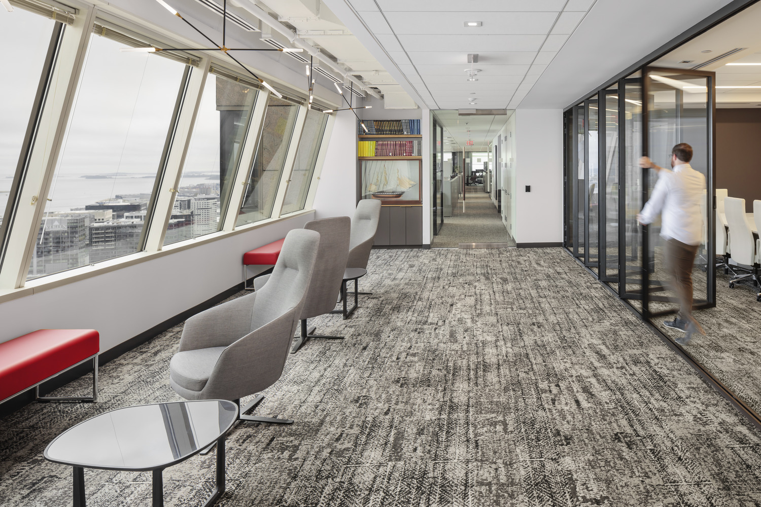 Multinational Financial Consultancy Firm_hallway
