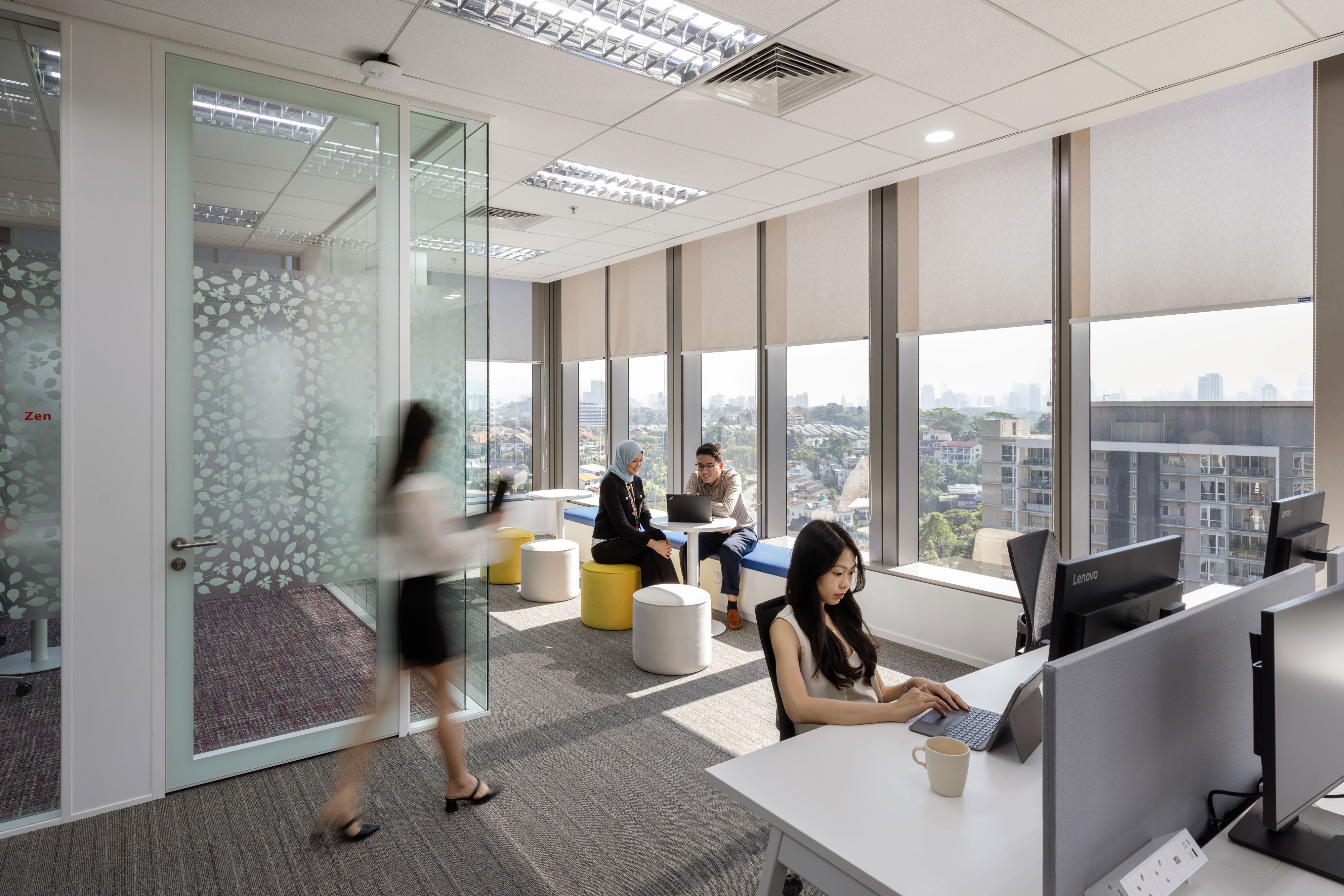 Astellas_KL_Unispace_Finbarr_Fallon_07._resizedjpg