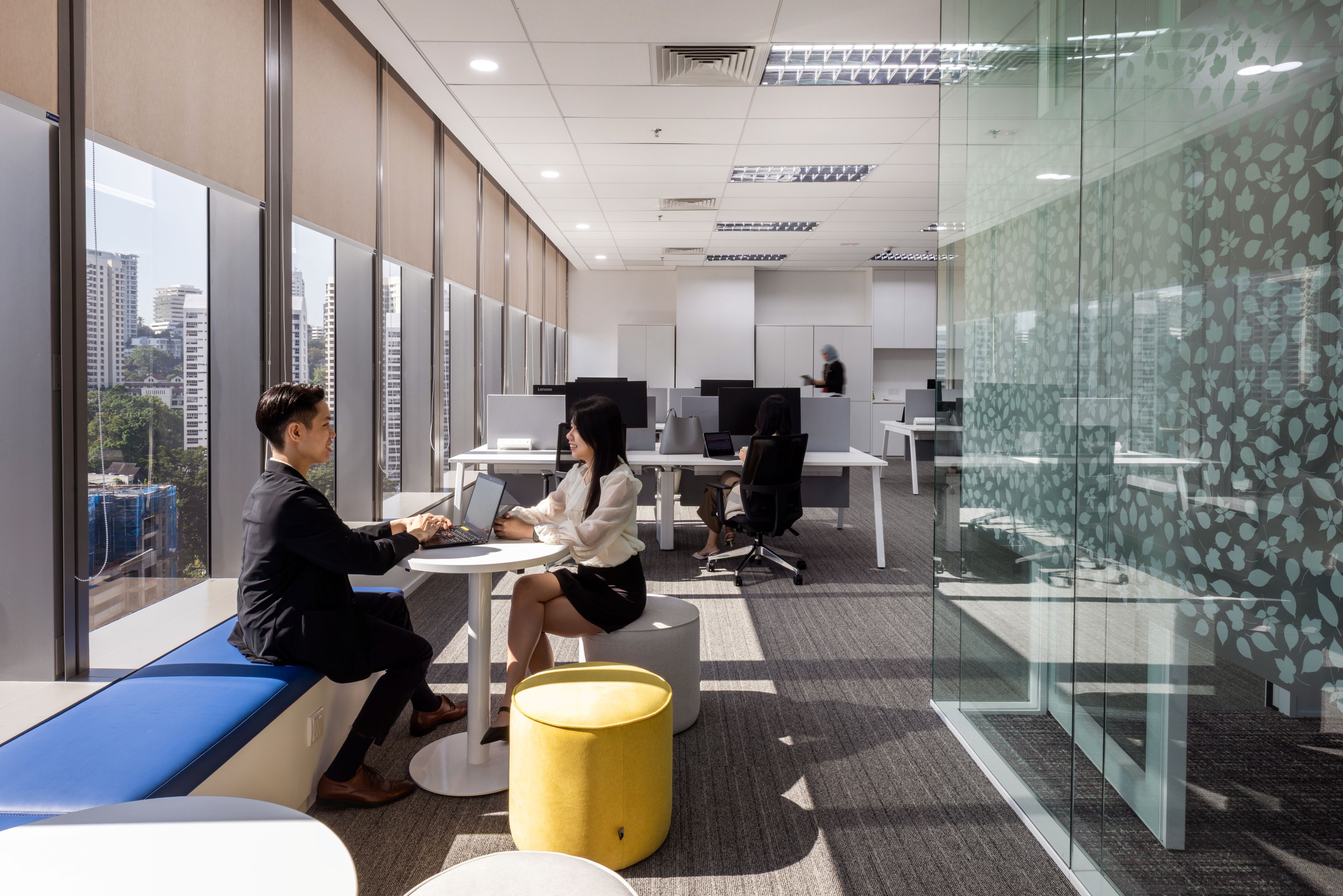 Astellas_KL_Unispace_Finbarr_Fallon_08_resized