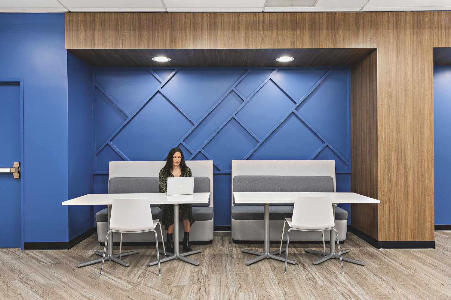 Multi-cloud services provider cafe detail