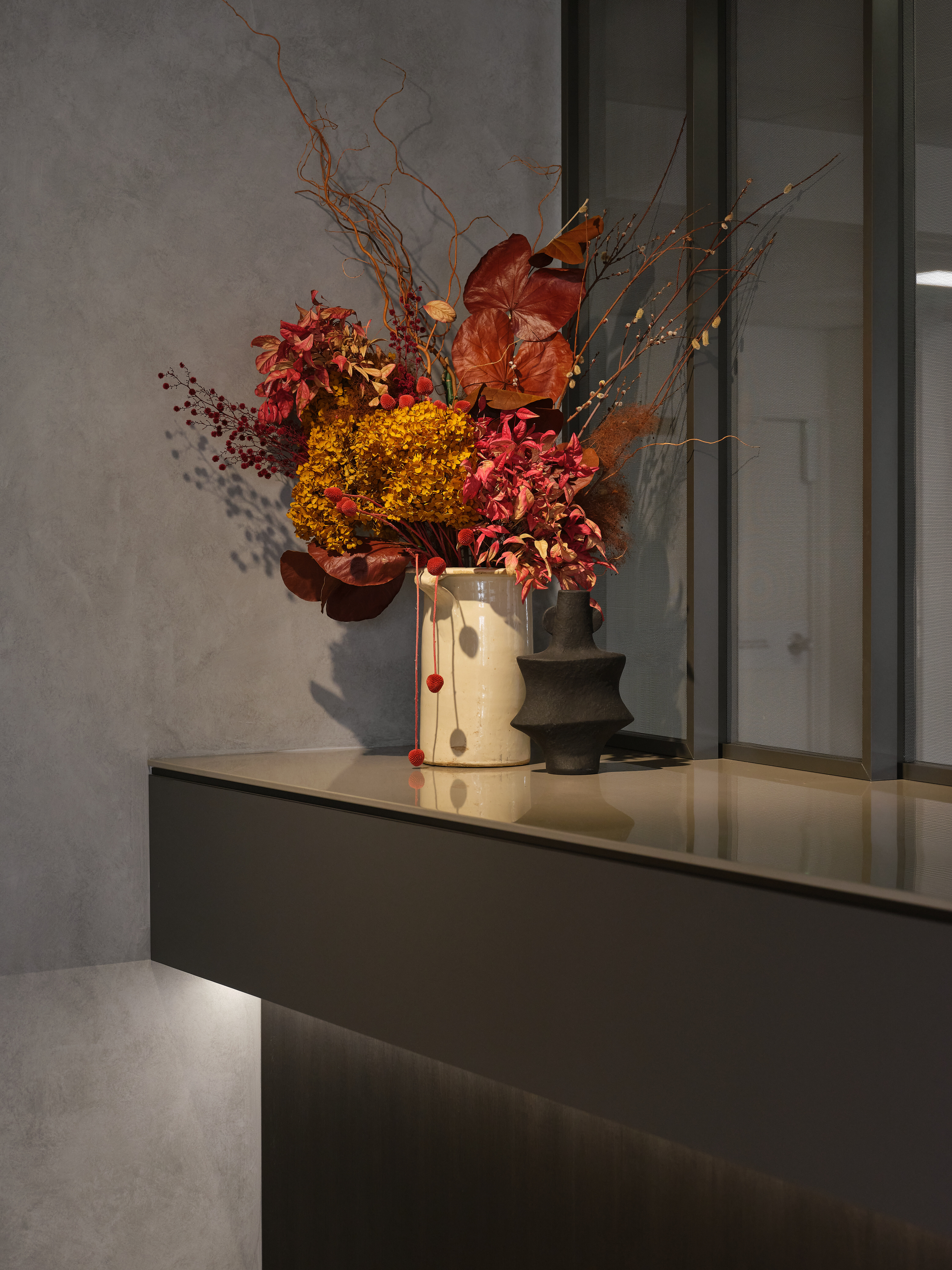 Curated decor details that bring life into the fitted suites, designed and delivered by Unispace