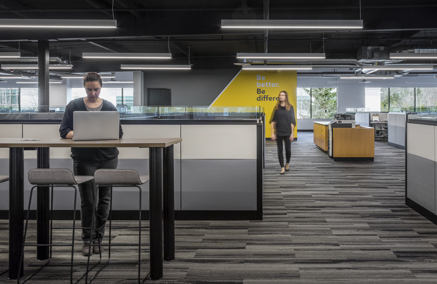 Verathon_standingdesk