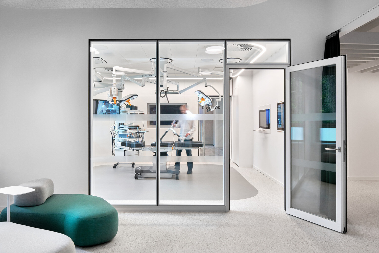 SMITH_NEPHEW_MUNICH_N72_medium