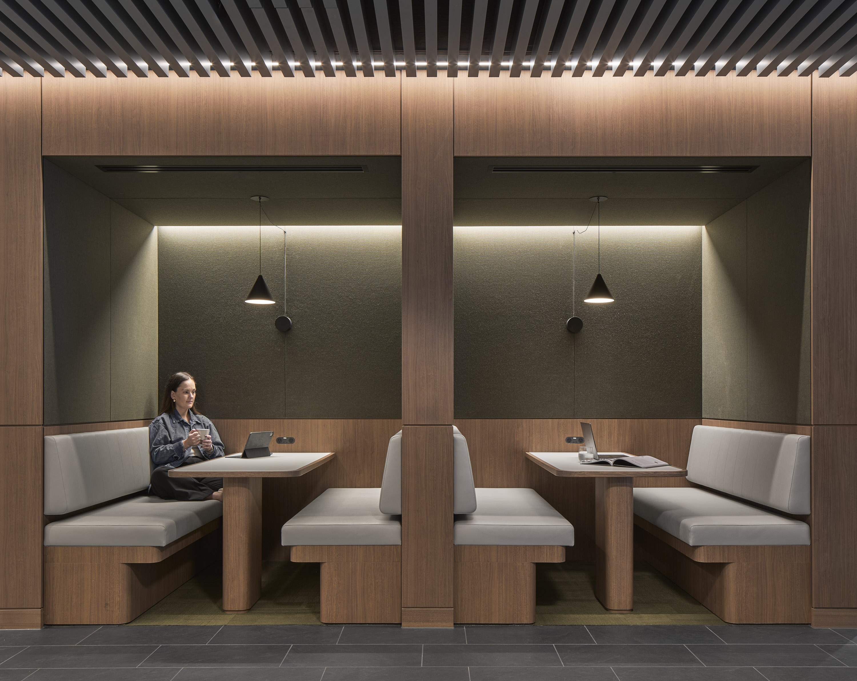 Unispace_Hall_&_Wilcox_1100LR